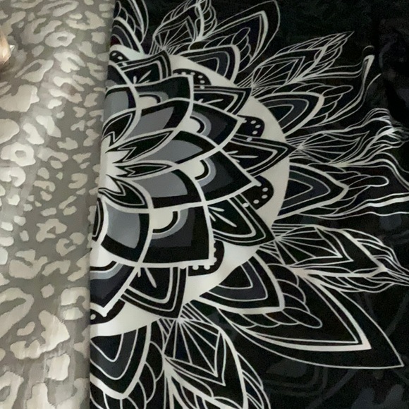 Woman - Picture 4 of 7